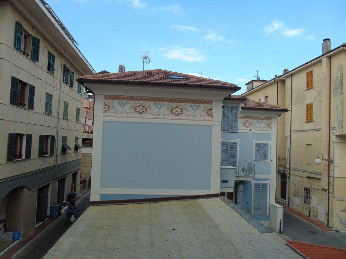 Appartamento Stella Marina In Pieno Centro Di Pietra Ligure Sulla Passeggiata E A Un Passo Dal Mare Kültér fotó
